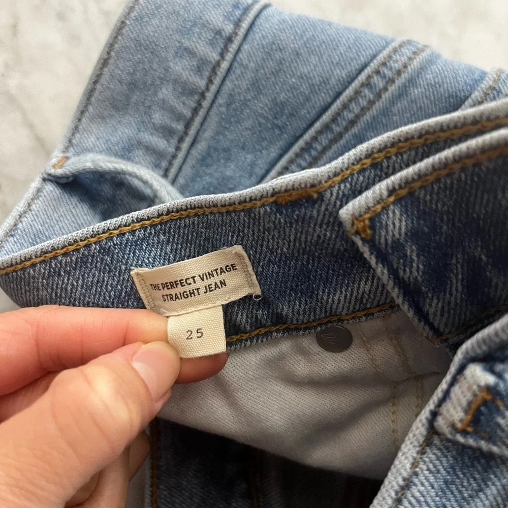Madewell The Perfect Vintage Straight Jean in Delafield Wash: Button-Fly Edition